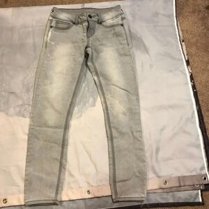 Maurices light washed gray low rise women Jeans size S-S pockets